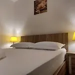 فندق مبيت وإفطار Hyka Stone House شكودر