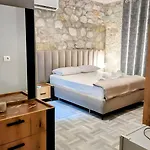 Hyka Stone House 3*