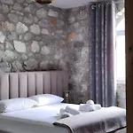 فندق مبيت وإفطار Hyka Stone House 3*