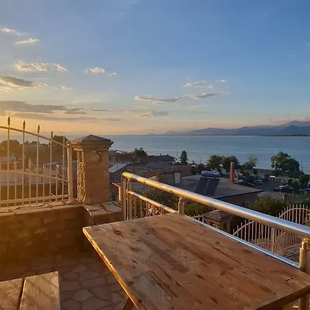 Hyka Stone House 3* Shkodër