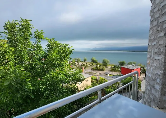 Hyka Stone House 3* Shkodër