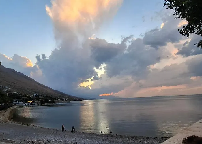 Hyka Stone House Bed & Breakfast 3*