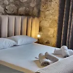 Hyka Stone House 3* Shkodër