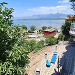 Hyka Stone House 3* Shkodër