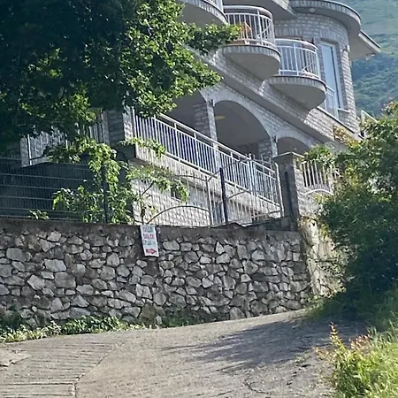 Bed & Breakfast Hyka Stone House