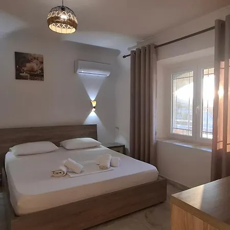 Hyka Stone House 3* Shkodra