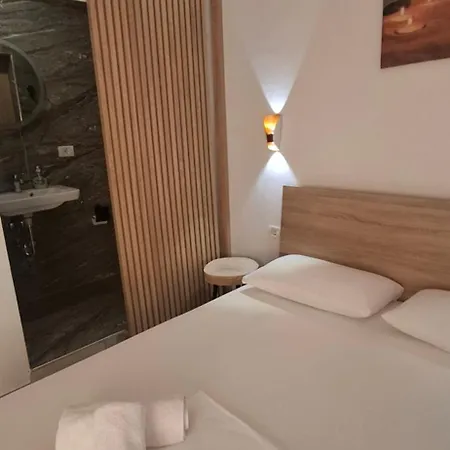 Hyka Stone House Bed & Breakfast Shkodër