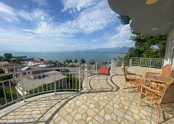 Hyka Stone House فندق مبيت وإفطار