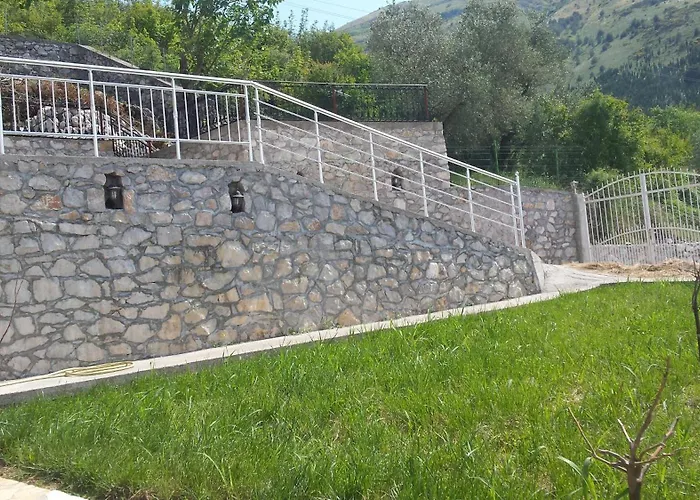 فندق مبيت وإفطار Hyka Stone House شكودر