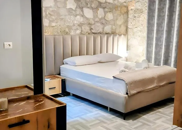 Hyka Stone House 3*
