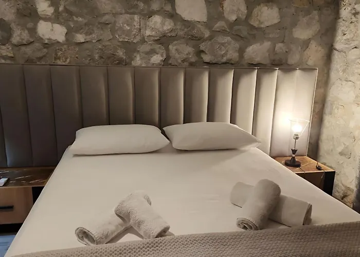 Hyka Stone House شكودر