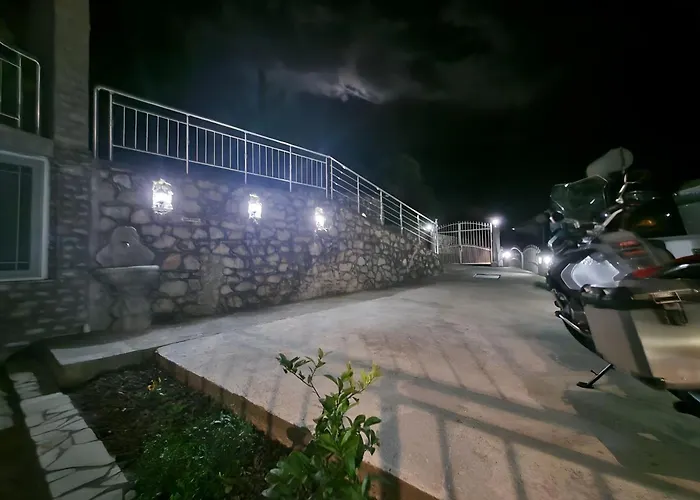 Hyka Stone House فندق مبيت وإفطار شكودر