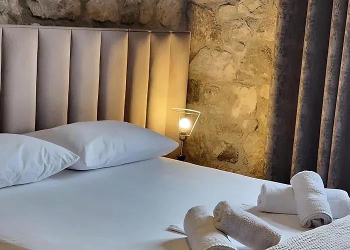 Hyka Stone House 3* Σκόδρα