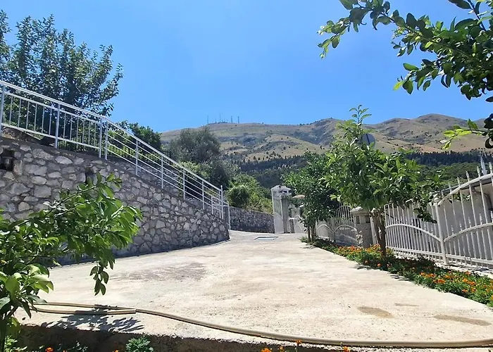 Hyka Stone House فندق مبيت وإفطار 3*