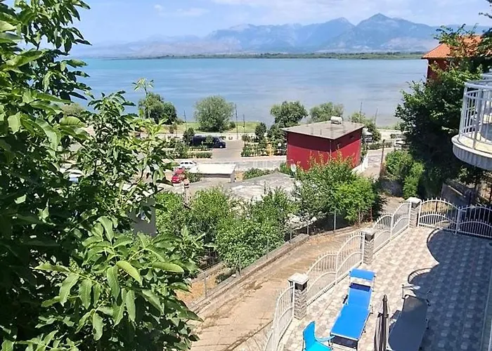 Hyka Stone House 3* شكودر